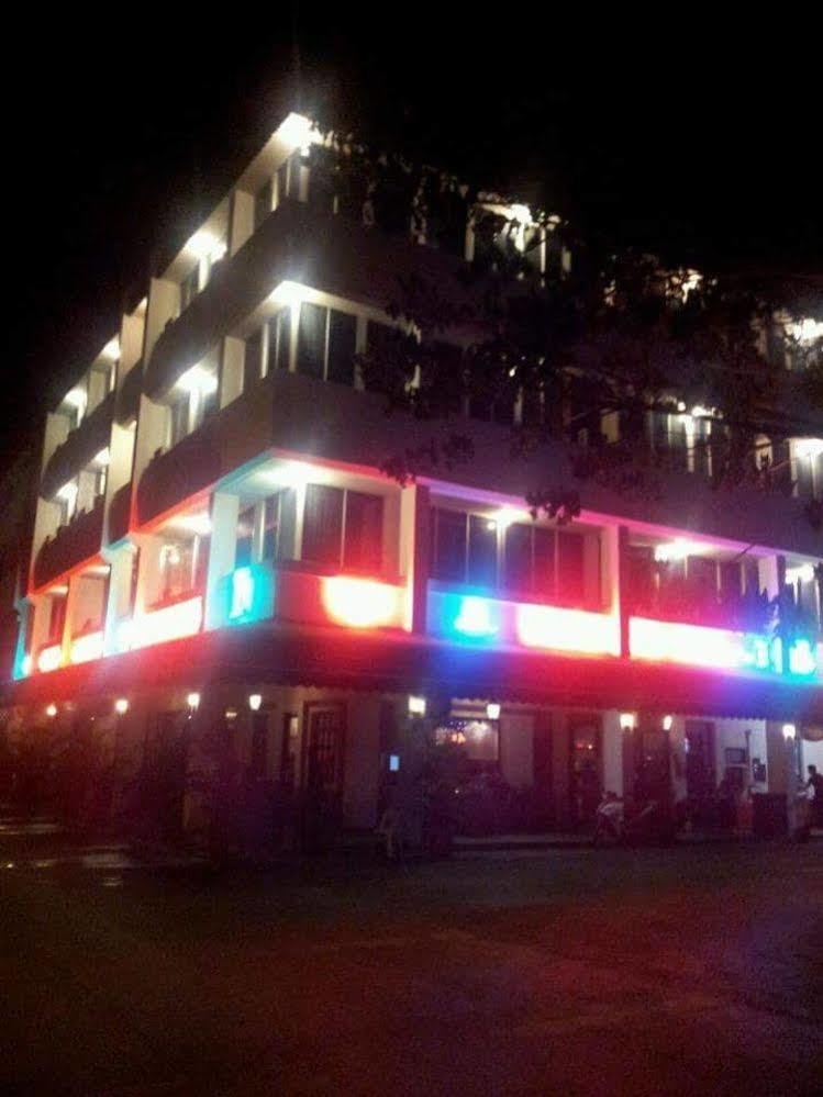 Super Oyo 89604 City Home Stay Miri Extérieur photo