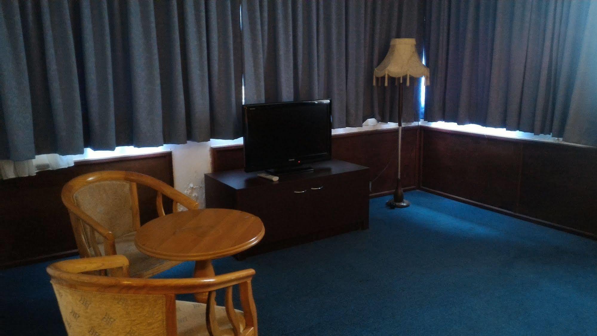 Super Oyo 89604 City Home Stay Miri Extérieur photo