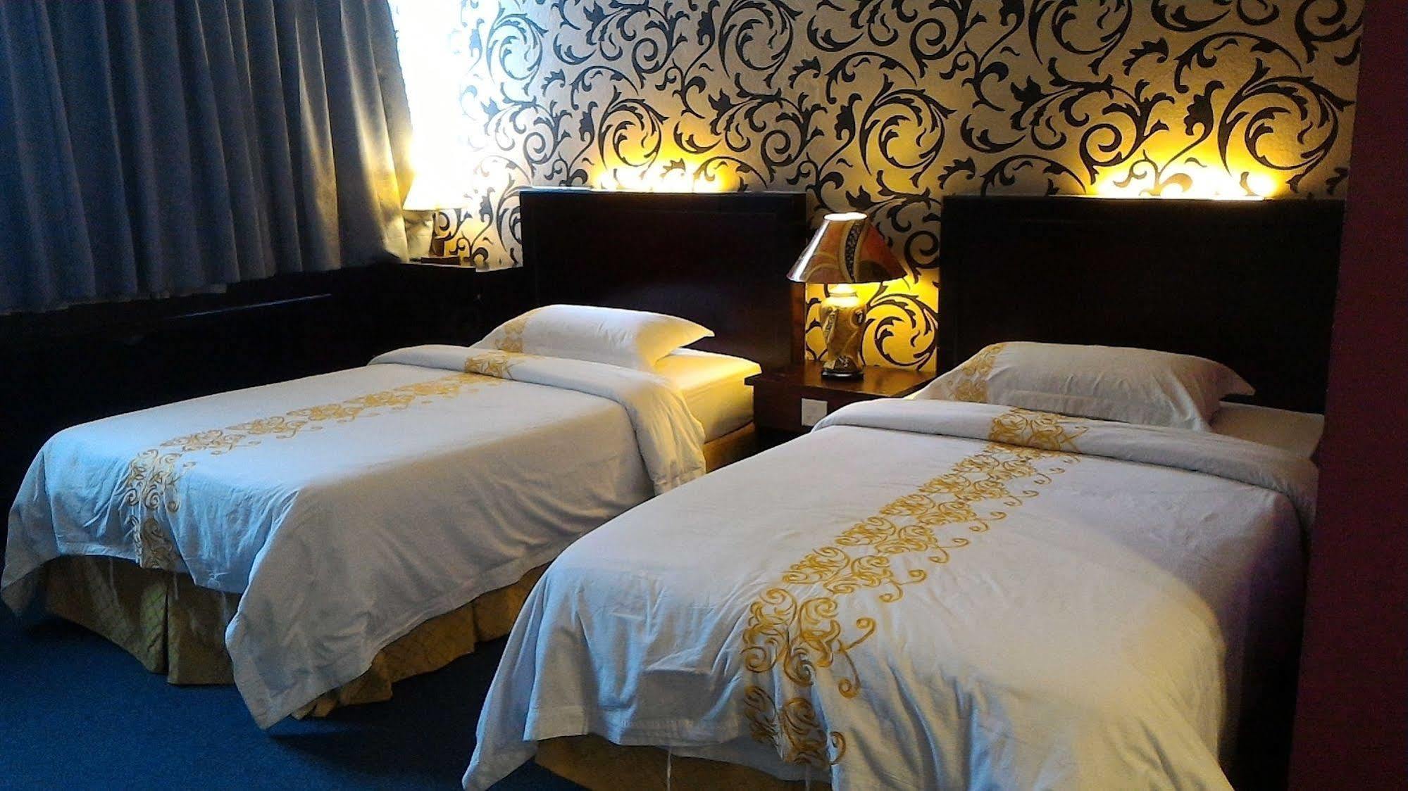Super Oyo 89604 City Home Stay Miri Extérieur photo